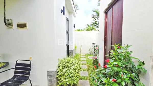 image RUMAH MODERN MEWAH DI SINGAPADU - SUKAWATI, GIANYAR, BALI (8)