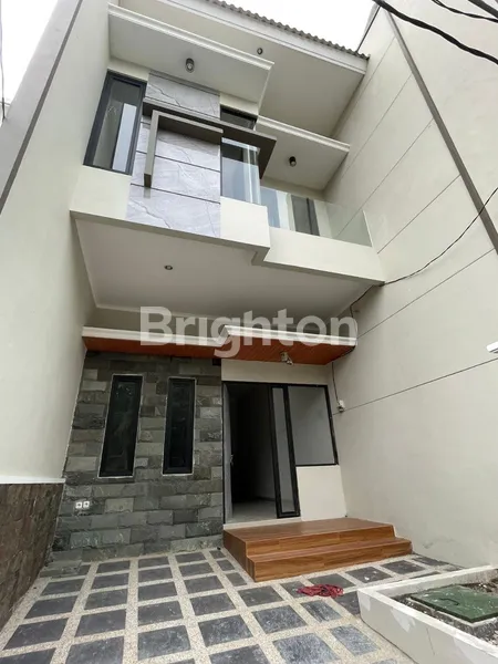 image RUMAH BARU GRESS MINIMALIS MULYOSARI PRIMA UTARA SURABAYA TIMUR, ROW JALAN LEBAR, DEKAT PAKUWON CITY MALL, ROW JALAN BESAR (2)
