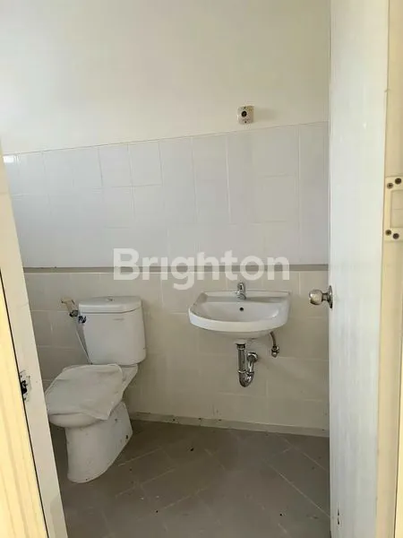 image SUVARNA SUTERA ALAM LUAS 200 M² HANYA 2M NEGO (6)