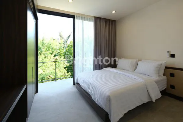 image VILLA MEWAH 3KT DI KEROBOKAN DEKAT PANTAI (3)