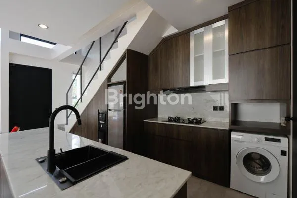 image VILLA MEWAH 3KT DI KEROBOKAN DEKAT PANTAI (4)