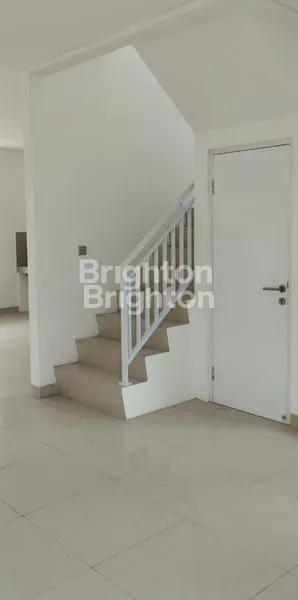 image RUMAH CANTIK 2LT SIAP HUNI BERADA DI KAWASAN ELITE (3)