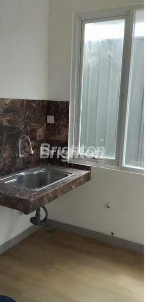 image RUMAH CANTIK 2LT SIAP HUNI BERADA DI KAWASAN ELITE (4)