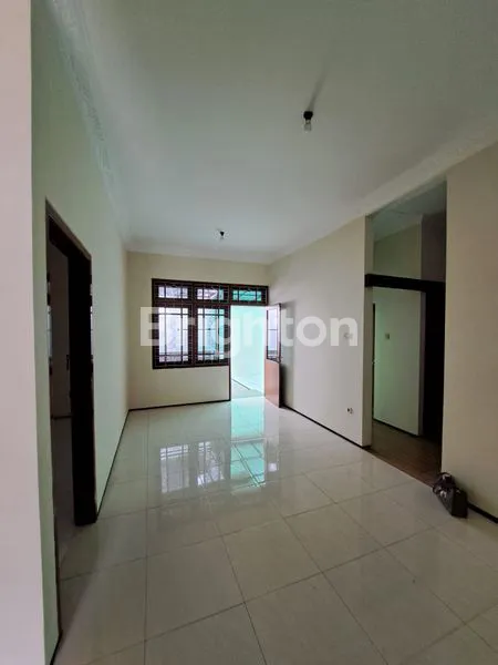 image RUMAH SIAP HUNI DI AREA DIENG MALANG (2)