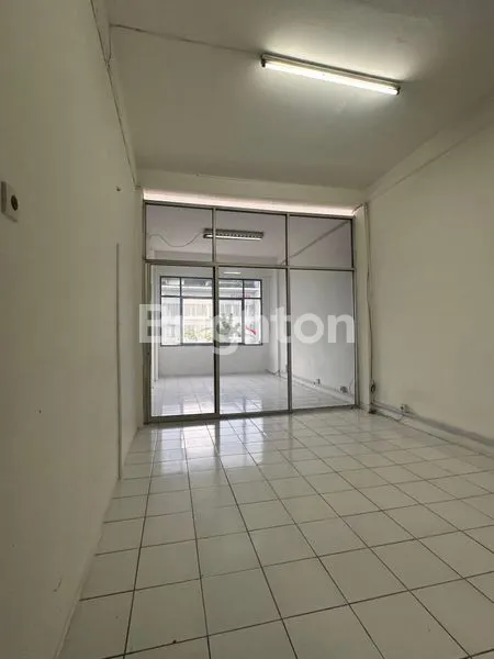 image RUKO 3,5 LANTAI STRATEGIS DI MENTENG JAKARTA PUSAT (4)