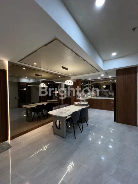 CONDOMINIUM MAHATTAN VIEW KOLAM RENANG 140M²