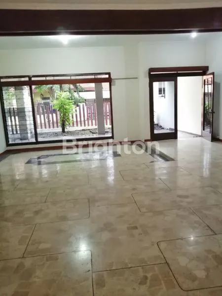 image RUMAH 2 LANTAI DI JEMUR ANDAYANI, SIAP HUNI & KPR (2)