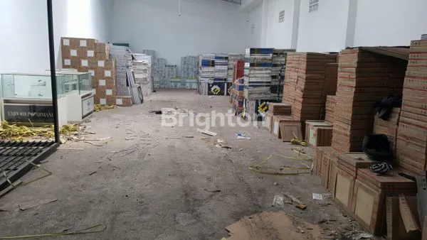 image TOKO DAN GUDANG BESAR 1370 M2 AKSES TOL SOLO (3)