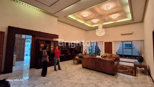 image RUMAH MEWAH FULL FURNISH TENGAH KOTA SOLO - LAWEYAN (3)