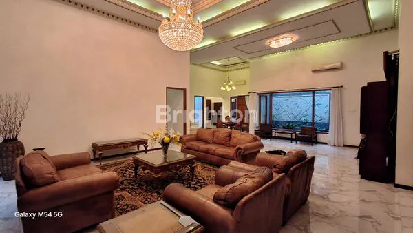 image RUMAH MEWAH FULL FURNISH TENGAH KOTA SOLO - LAWEYAN (4)