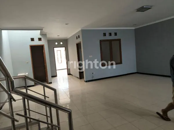 image RUKO 3 LANTAI STRATEGIS SIAP USAHA DIPUSAT KOTA TASIKMALAYA (8)