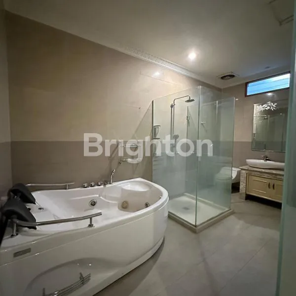 image RUMAH 2 LANTAI HADAP SELATAN LT 400M² LB 700M² (5)