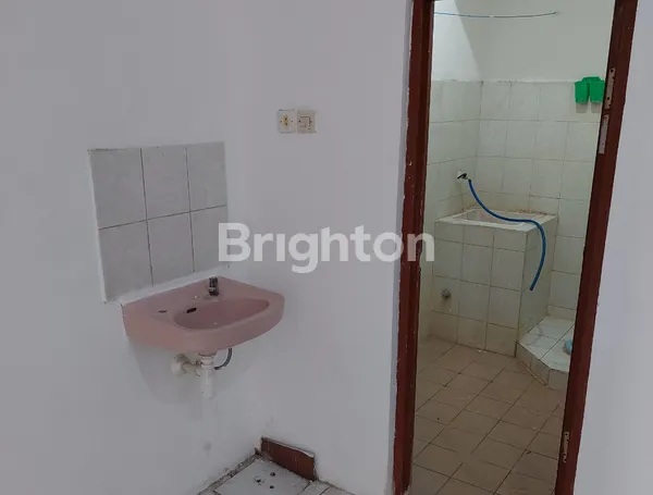 image RUMAH 2 LANTAI NYAMAN DI DARMO INDAH, SURABAYA BARAT (4)