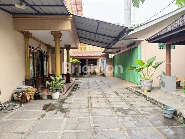 image JUAL CEPAT RUMAH 2 LANTAI DENGAN HALAMAN SEJUK DAN AKSES STRATEGIS (3)