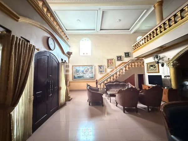 image JUAL CEPAT RUMAH 2 LANTAI DENGAN HALAMAN SEJUK DAN AKSES STRATEGIS (7)