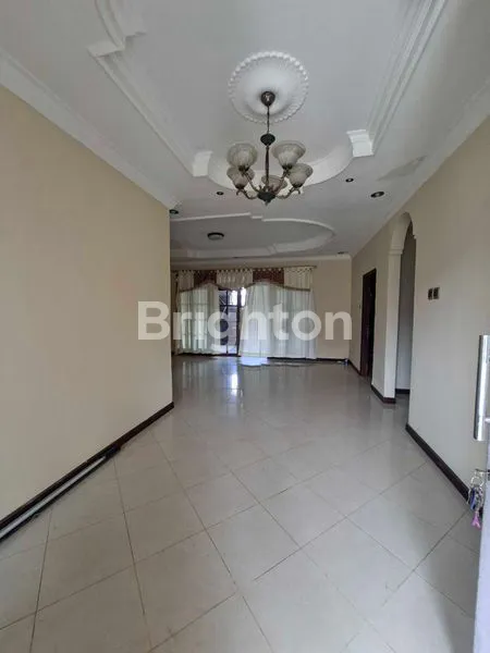 image RUMAH BESAR DIPERUMAHAN WIKA BALIKPAPAN (3)