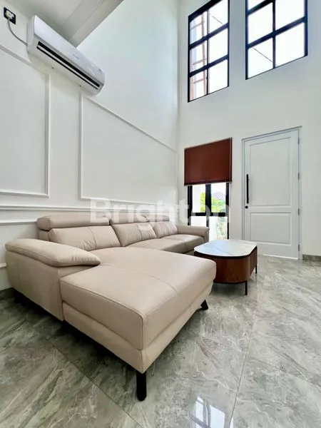 image RUMAH MEWAH 2 LANTAI KAWASAN ELITE KEMAG PRATAMA BEKASI  (5)