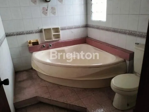 image TURUN HARGA !! FOR SALE HOUSE NEAR LIVING WORLD MALL DENPASAR | DIJUAL RUMAH 2 LANTAI SEKAR TUNJUNG DEKAT MALL LIVING WORLD (8)