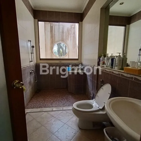 image RUMAH MEWAH LT 600M² DI ARAYA MALANG (7)