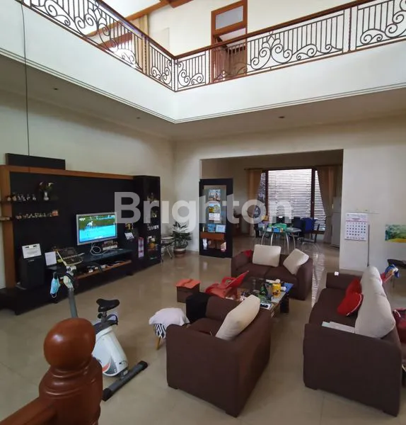 image RUMAH MEWAH LT 600M² DI ARAYA MALANG (2)