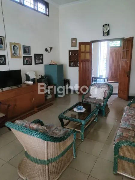 image RUMAH KLASIK DI DEKAT JALAN IJEN (4)
