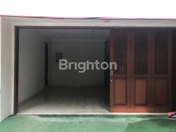 image RUMAH MEWAH 4KT KOLAM RENANG ANTASARI (2)