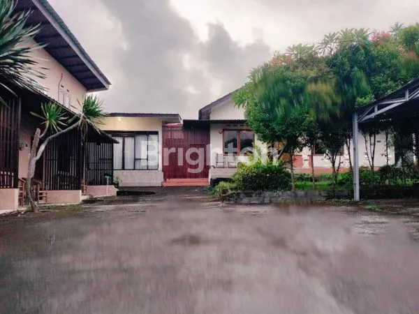 image “HUNIAN LUAS & NYAMAN – RUMAH MEWAH FULLY FURNISHED DISEWAKAN MIN. 3 TAHUN” (8)