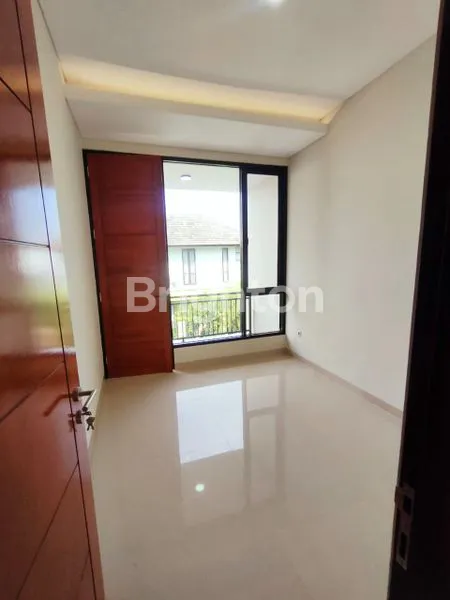 image RUMAH NEW GRESS 2 LANTAI DI PANTAI MENTARI DEKAT RAYA KENJERAN PAKUWON CITY MULYOSARI SUTOREJO ITS UNAIR MERR (5)