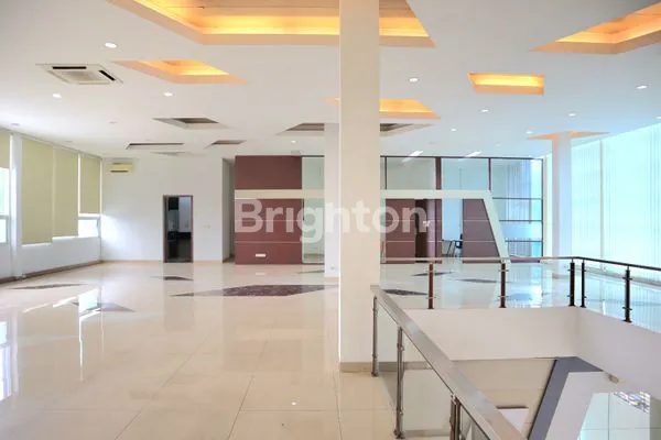 image BANGUNAN KOMERSIL LUXURY SIAP PAKAI+FULL AC+SEMI FURNISH+CCTV (6)