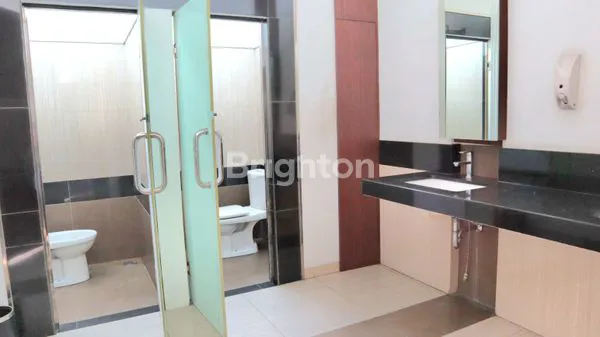 image BANGUNAN KOMERSIL LUXURY SIAP PAKAI+FULL AC+SEMI FURNISH+CCTV (7)