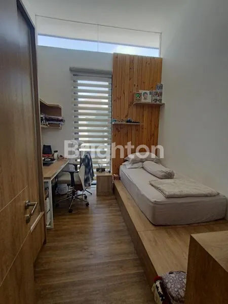 image RUMAH 8 KT MINIMALIS SEMI INDUSTRIAL DI BOULEVARD KOTA WISATA (6)