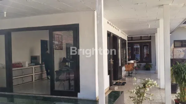 image JUAL SEWA RUMAH DI TULUNGAGUNG KOTA. LOKASI STRATEGIS. COCOK BUAT KANTOR, CAFE MAUPUN RUMAH TANGGA. (4)