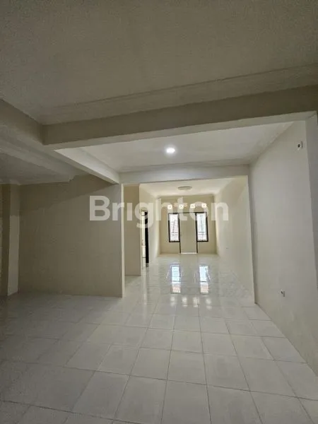 image JUAL RUMAH 3 LANTAI, NYAMAN DAN ASRI, LOKASI STRATEGIS (5)