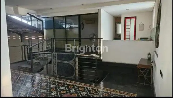 image SHOWROOM TRUCK LB 850M² DI TEMBOK DUKUH (6)