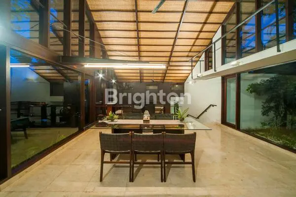 image BEAUTIFUL VILLA IN SUKAWATI (2)