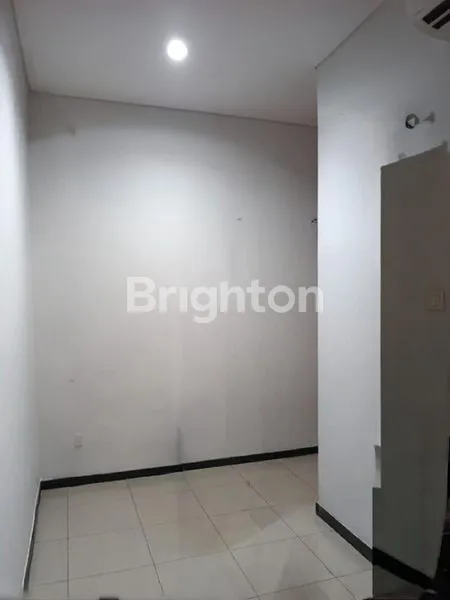 image RUMAH MINIMALIS 2 LANTAI DI VIRGINIA (3)