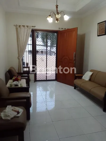 image RUMAH SIAP MODERN SIAP HUNI DI KAWASAN ELIT JAKARTA UTARA (1)