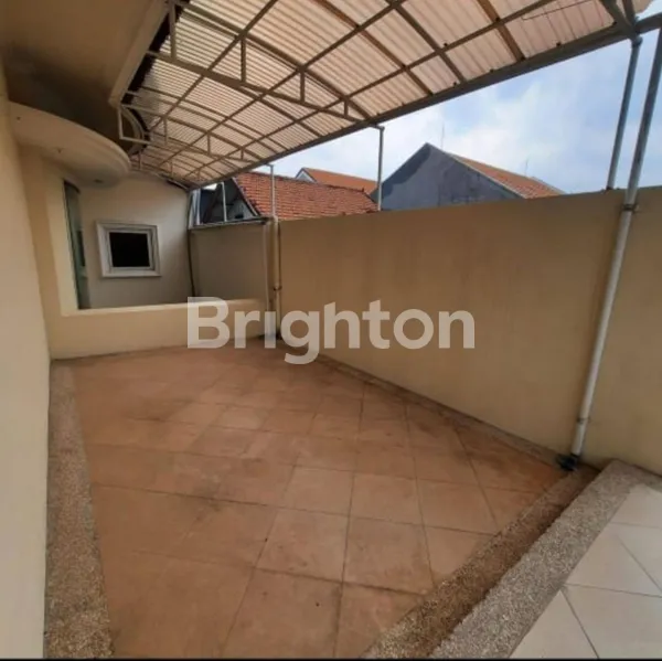 image RUMAH TENGGILIS UTARA 2 LANTAI SIAP HUNI FURNISH (8)