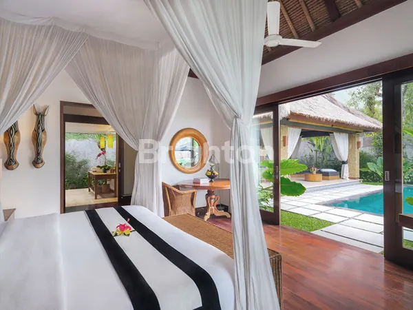 image VILLA 1BR LUXE SEMINYAK | LT 256M² TEAK WOOD & MARMER | PRIVATE RETREAT (3)