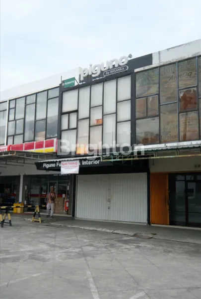 COLOMADU, RUKO SIAP PAKAI LOKASI DEKAT BANDARA ADI SOEMARMO, LT 133, LB 266. HGB