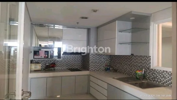 image APARTEMEN TRILLIUM SURABAYA 3BR FULL FURNISHED POOL VIEW (6)