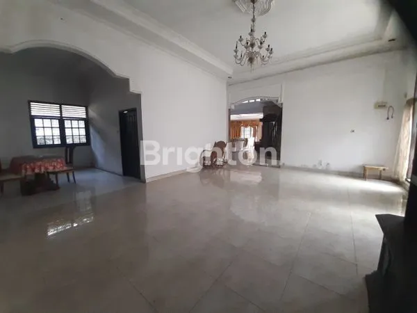 image RUMAH MEWAH 1200M² DEKAT MALL PEKANBARU (7)