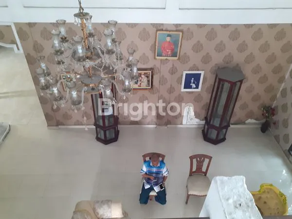 image RUMAH MEWAH 1200M² DEKAT MALL PEKANBARU (5)