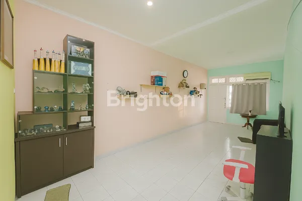 image RUMAH 2 LANTAI STRATEGIS DI LARANGAN INDAH, TANGERANG – LINGKUNGAN TENANG & HARGA NEGO (3)