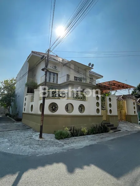 image RUMAH MEWAH BELAKANG TRA KOTA PROBOLINGGO (1)