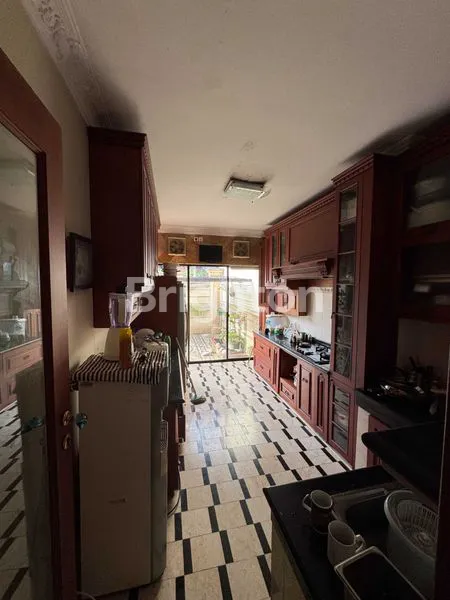 image RUMAH CANTIK DAN MEWAH DI TENGAH KOTA BALIKPAPAN (3)