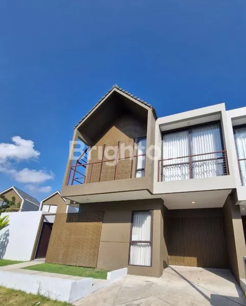 image RUMAH 4+1 KAMAR TIDUR DI LINGKUNGAN ONE GATE SYSTEM DI JIMBARAN (1)