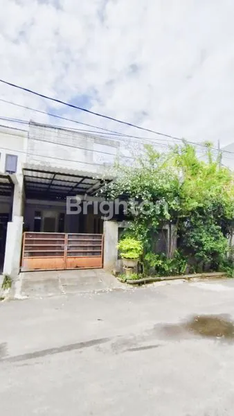 image PERUMAHAN TAMAN ARIES JAKARTA BARAT DALAM KOMPLEK UKURAN 10X17.5 M2 RUMAH 1 LANTAI 1/2 KONDISI BAGUS HADAP UTARA ROW JALAN 2 MOBIL LEGA NEGO (1)