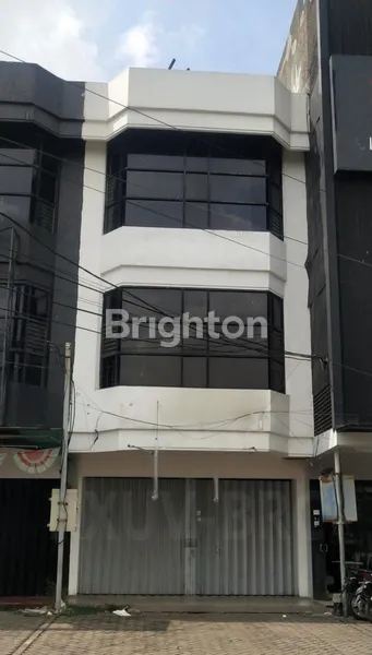 image RUANGAN USAHA IMPIAN! RUKO 3 LANTAI NOL JALAN RAYA WIYUNG KEMBAR – SURABAYA BARAT! (1)