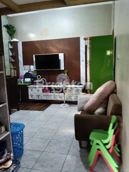 image KEPANJEN RUMAH PINGGIR JALAN (2)